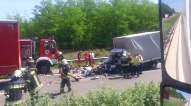 VIDEO. Încă un accident rutier în Ungaria. Şoferul român a decedat pe loc