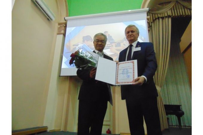 Un savant japonez a devenit membru de onoare al Academiei de Ştiinţe a Moldovei