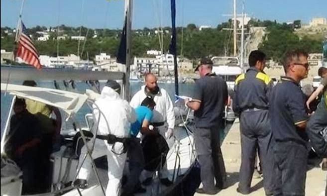 Doi tineri din Republica Moldova au fost arestaţi în Italia pentru că transportau migranţi la bordul unei nave