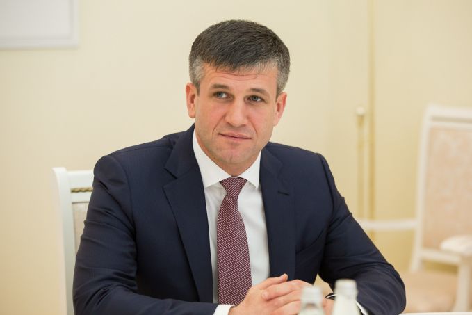 Noul director SIS, Vasile Botnari, a fost prezentat ofiţerilor instituţiei