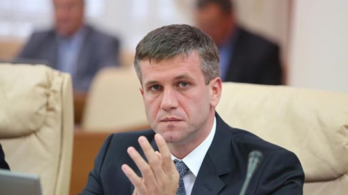 Parlamentul l-a numit astăzi pe Vasile Botnari în funcţia de director SIS