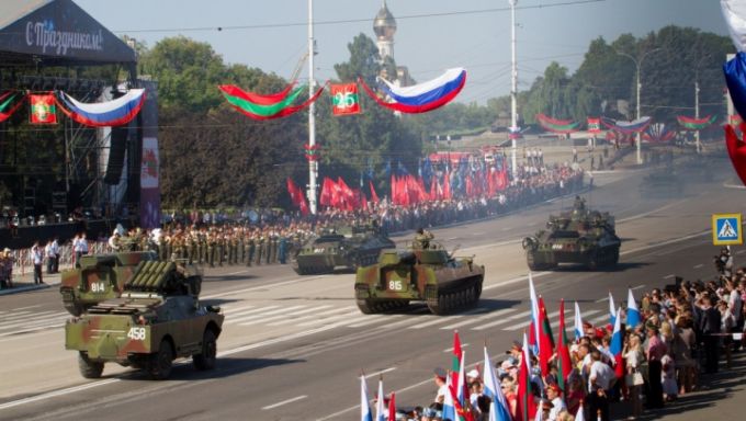 Chişinăul cere Moscovei să renunţe la participarea la paradele militare ale Tiraspolului