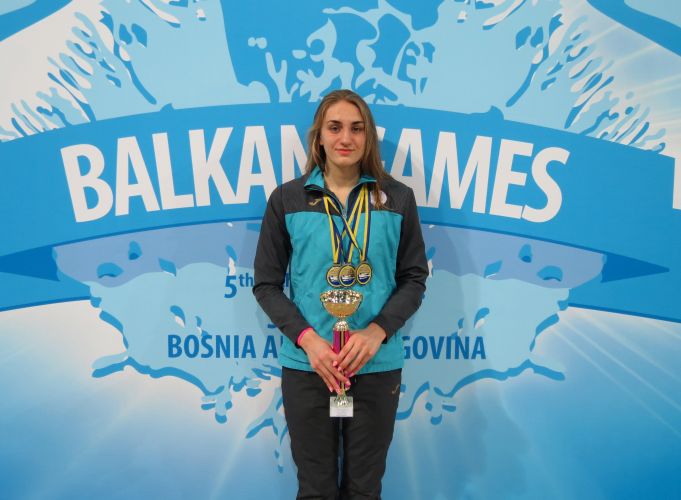 Înotătoarea din Republica Moldova Tatiana Salcuţan a cucerit trei medalii de aur la Sarajevo
