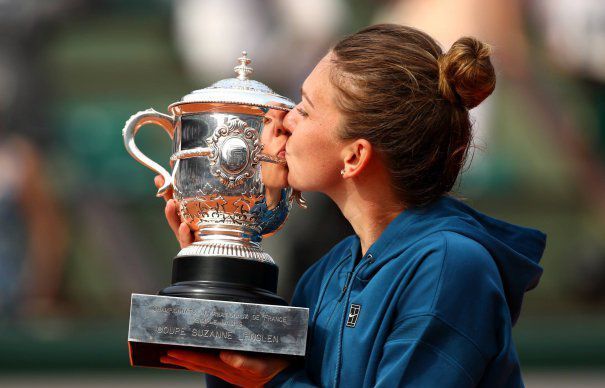 VIDEO. Simona Halep, la Roland Garros: Este minunat că am câştigat aici după 40 de ani de la victoria Virginiei Ruzici