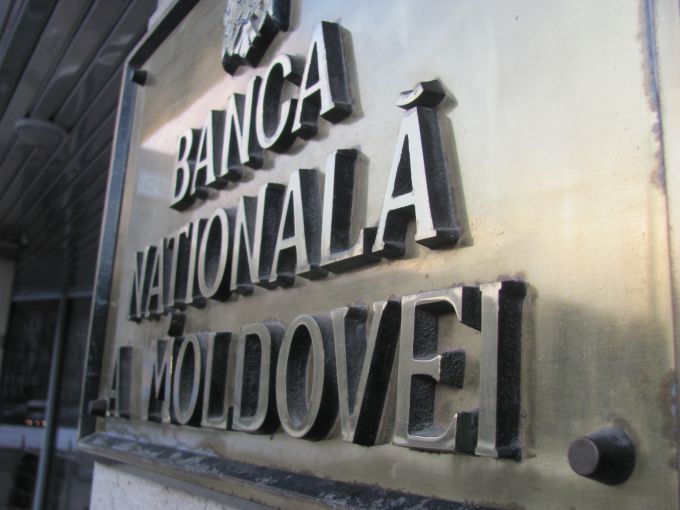 Mold-Street: De ce scad rezervele valutare ale Băncii Naţionale a Moldovei