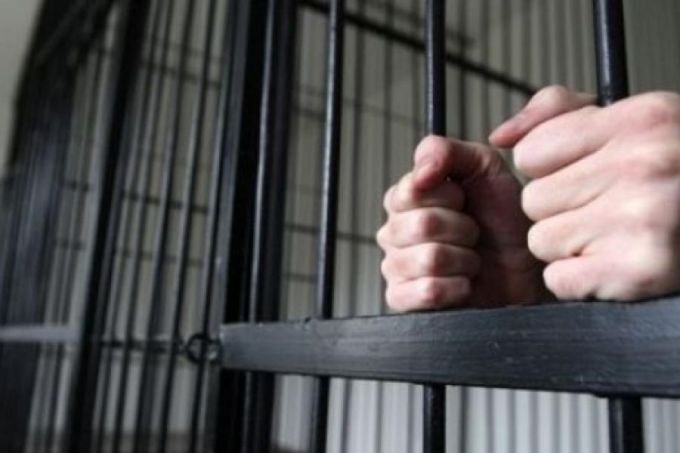 Patru tineri riscă până la şapte ani de închisoare pentru furt