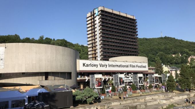 Două filme româneşti au fost selectate pentru Festivalul de film de la Karlovy Vary
