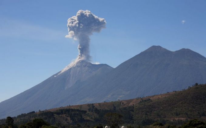 Bilanţul victimelor erupţiei unui vulcan activ în Guatemala a crescut la 62 de morţi