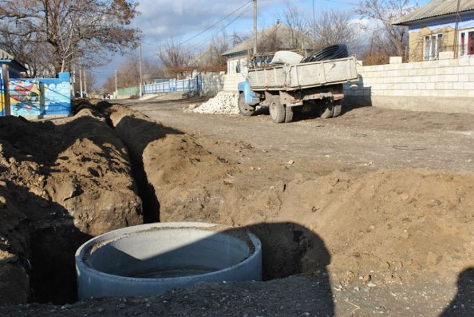 Construcţia sistemului de apeduct în 11 localităţi ale raionului Hânceşti va continua