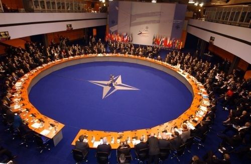 Summitul NATO: Liderii statelor membre vor încerca să arate dorinţa de a acţiona în faţa ameninţărilor globale