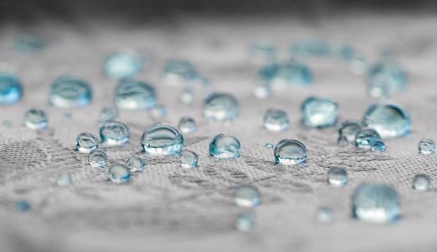Un nou material impermeabil la apă poate fi o soluţie netoxică pentru căptuşelile actuale