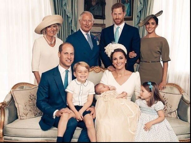 Fotografiile oficiale de la botezul prinţului Louis, date publicităţii de familia regală britanică
