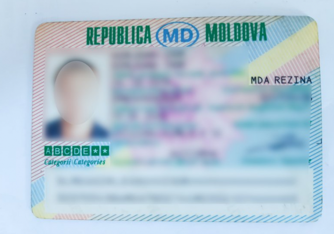 Un cetăţean al Republicii Moldova a circulat, timp de 16 ani, cu permisul de conducere fals