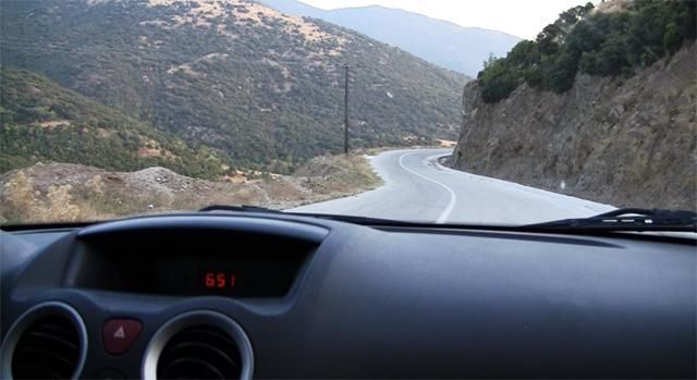 Atenţionare de călătorie pentru cei care merg cu maşina personală în Grecia. S-a schimbat Codul Rutier