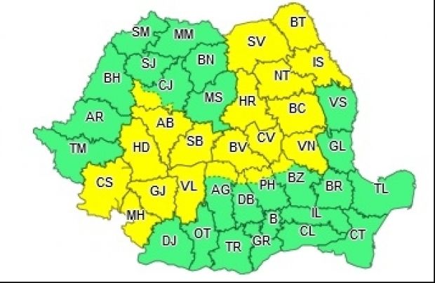 Cod galben de furtuni şi ploi, de luni seară până miercuri dimineaţă, în 21 de judeţe din România