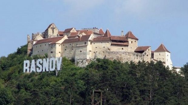 Turiştii pot vizita astăzi gratuit Cetatea Râşnov din Braşov