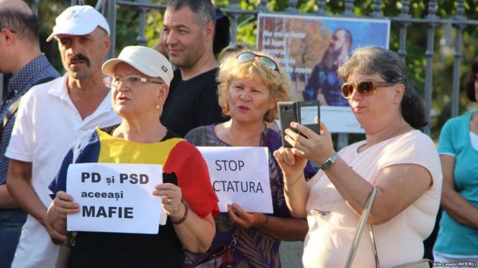 Mişcarea de rezistenţă naţională ACUM de la Chişinău s-a solidarizat cu protestatarii paşnici de la Bucureşti