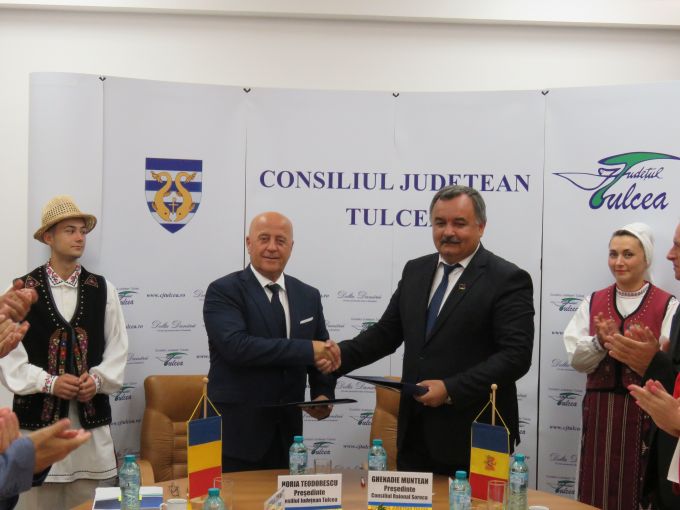 ​Judeţul Tulcea s-a înfrăţit cu raionul Soroca din Republica Moldova
