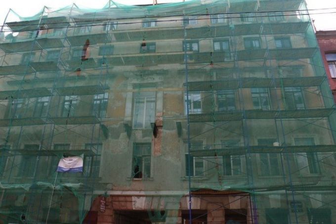 Un bărbat rănit în urma accidentului de muncă la un şantier din Sankt Petersburg a murit