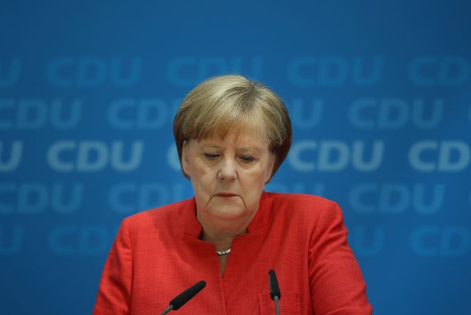 Angela Merkel nu exclude participarea Germaniei la eventuale atacuri împotriva Siriei