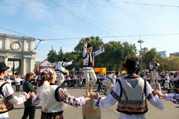 Ziua Naţională a Vinului, sărbătorită concomitent şi la Snagov, România