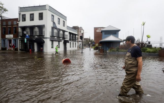 Uraganul Florence a deversat "cantităţi monumentale" de precipitaţii în Carolina de Nord, anunţă autorităţile