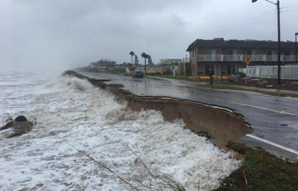 Uraganul Florence a făcut ravagii pe Coasta de Est a SUA. Americanii se luptă cu inundaţiile - apa depăşeşte un metru şi jumătate