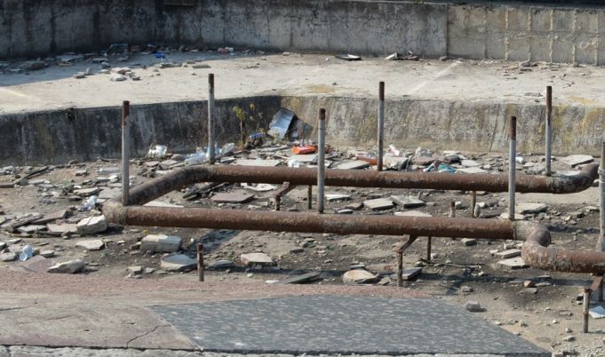 Două havuzuri din Chişinău s-au transformat în groapă de gunoi 
