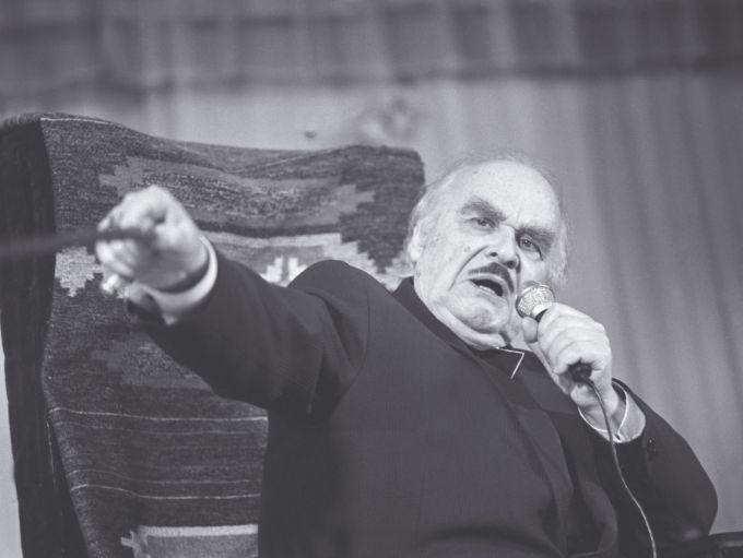 Bustul actorului Eugeniu Ureche inaugurat la Teatrul Naţional „Mihai Eminescu”