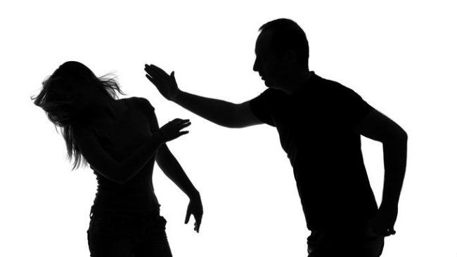 Expert: Documentarea superficială a cazurilor lasă în pericol victimele violenţei domestice