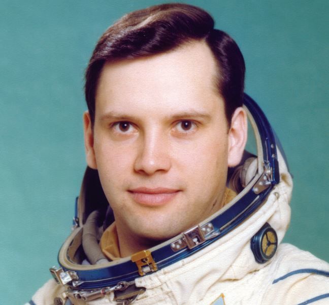 Primul şi singurul cosmonaut român, Dumitru Prunariu vine la Punctul pe AZi