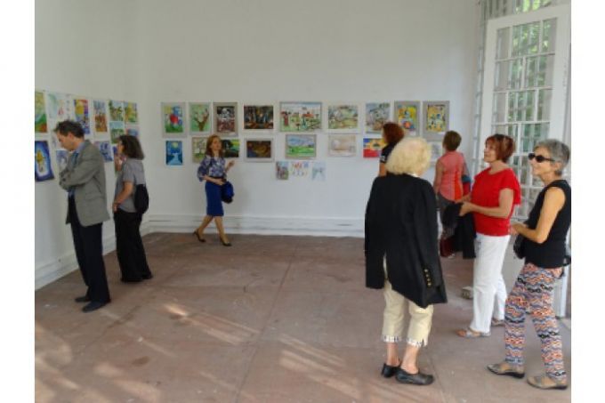 Expoziţia de desene „Reintegrarea ţării în imaginile copiilor şi tineretului” inaugurată la Strasbourg