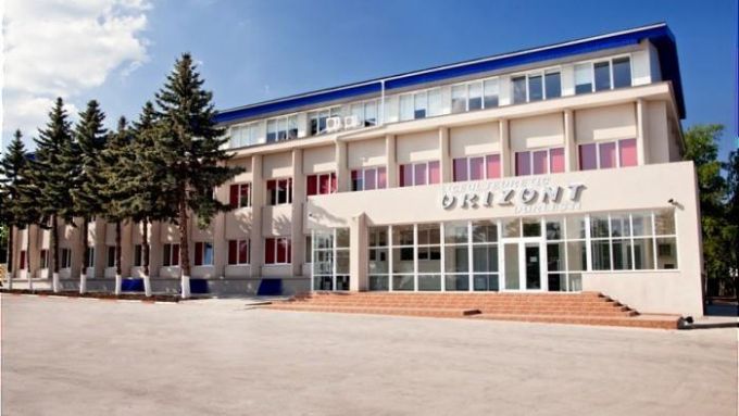 UPDATE. Şapte persoane care activau în cadrul Liceului „Orizont” au fost expulzate din Republica Moldova