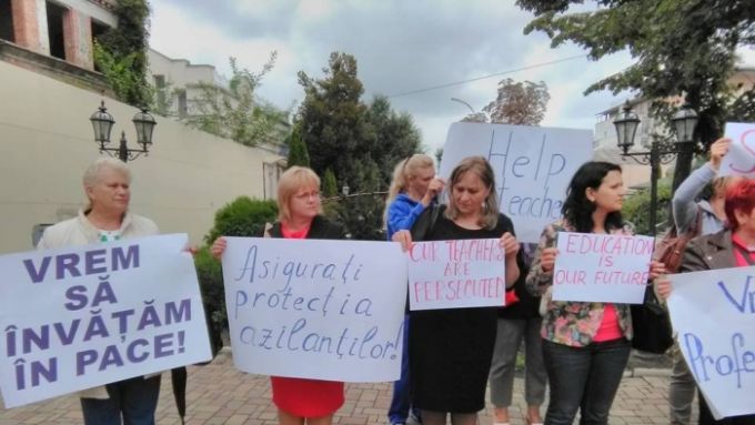 Protest la Chişinău, în legătură cu expulzarea celor şapte cetăţeni turci