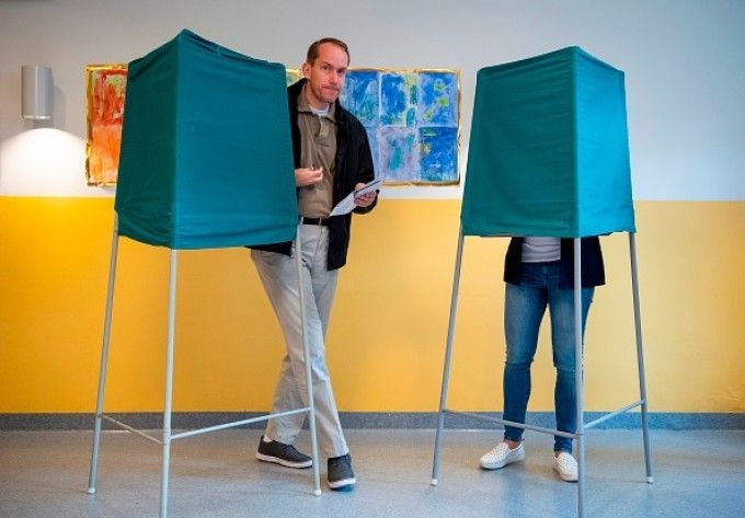Suedezii îşi aleg cei 349 de reprezentanţi în parlament, într-un scrutin marcat de incertitudini