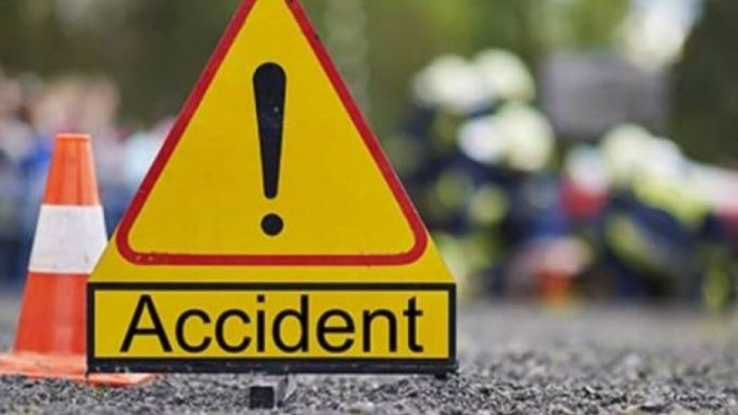 Doi bărbaţi au fost transportaţi la spital, în urma unui accident produs pe bulevardul Dacia