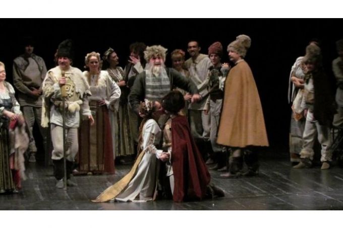 „Amorul dănţuie şi feste joacă”, comedia lui William Shakespeare, va fi pusă în scenă la Teatrul Naţional „Mihai Eminescu”