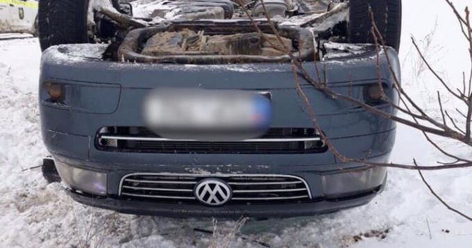 FOTO. O maşină s-a inversat în apropiere de Şoldăneşti, după ce şoferul a pierdut controlul volanului