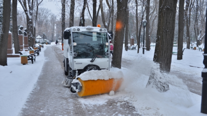 Guvernul vine în ajutorul Primăriei Chişinău la deszăpezirea drumurilor