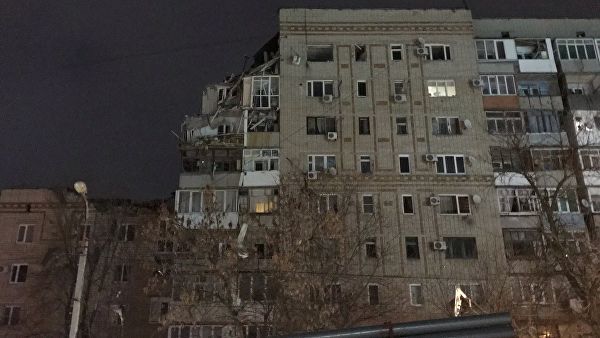 O persoană a murit şi şase sunt blocate sub dărâmături în urma unei explozii dintr-un bloc din Rusia