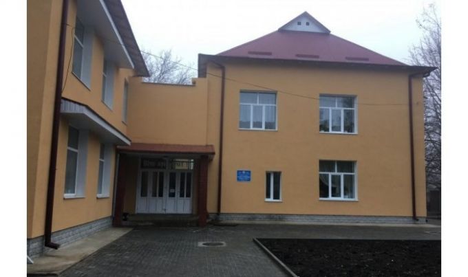 O şcoală din Ştefan Vodă a fost reparată cu susţinerea autorităţilor judeţului Braşov