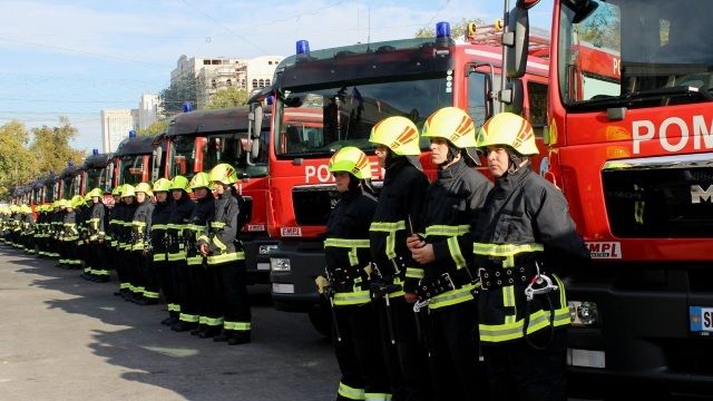 Localităţi din cinci raioane ale ţării vor primi autospeciale de intervenţie pentru stingerea incendiilor