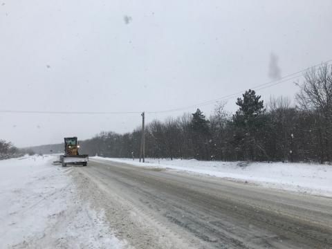 MEI: Traseele naţionale sunt practicabile, însă se circulă în condiţii de iarnă