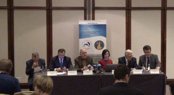 VIDEO. Dezbaterea Fundaţiei Universitare a Mării Negre: „De la furtul miliardului la furtul alegerilor”. Participă şi liderii ACUM