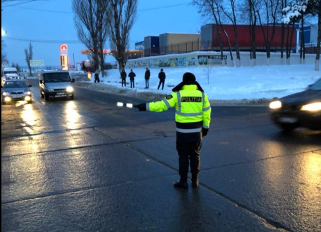 S-a dublat numărul agenţilor de patrulare care vor monitoriza sensurile giratorii şi intersecţiile din Chişinău
