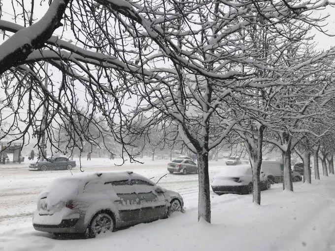 Meteo: Lapoviţa şi ninsoarea nu contenesc nici astăzi
