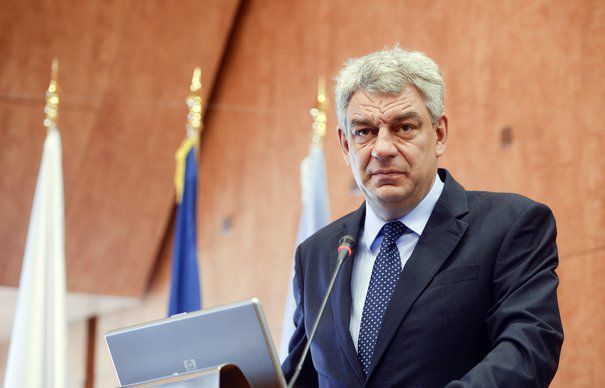 Un fost premier din România demisionează din PSD şi se înscrie în partidul lui Ponta
