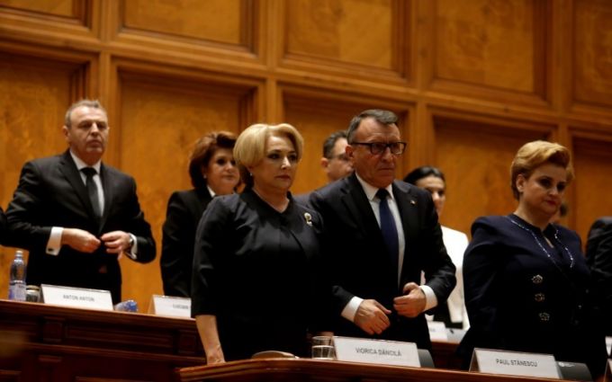 ULTIMA ORĂ. Guvernul de la Bucureşti a picat. Viorica Dăncilă nu mai este premier