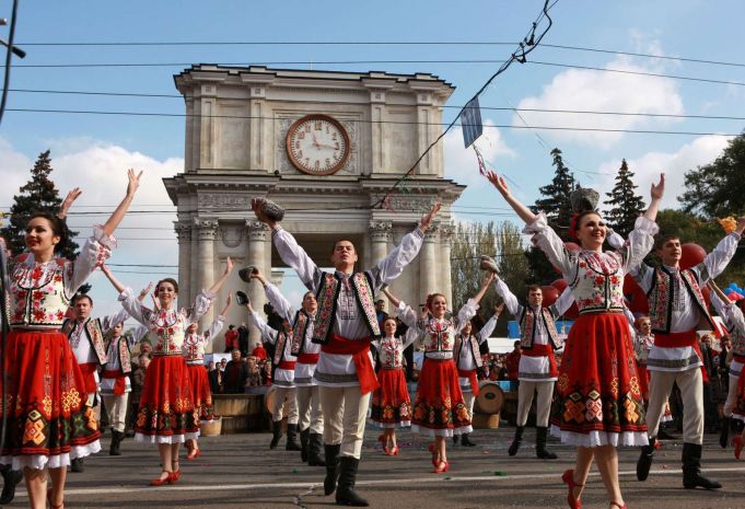 La mulţi ani, Chişinău! Capitala sărbătoreşte astăzi Hramul Oraşului