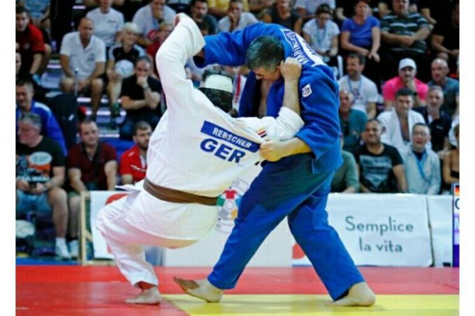 Doi judocani moldoveni au devenit campioni mondiali de veterani